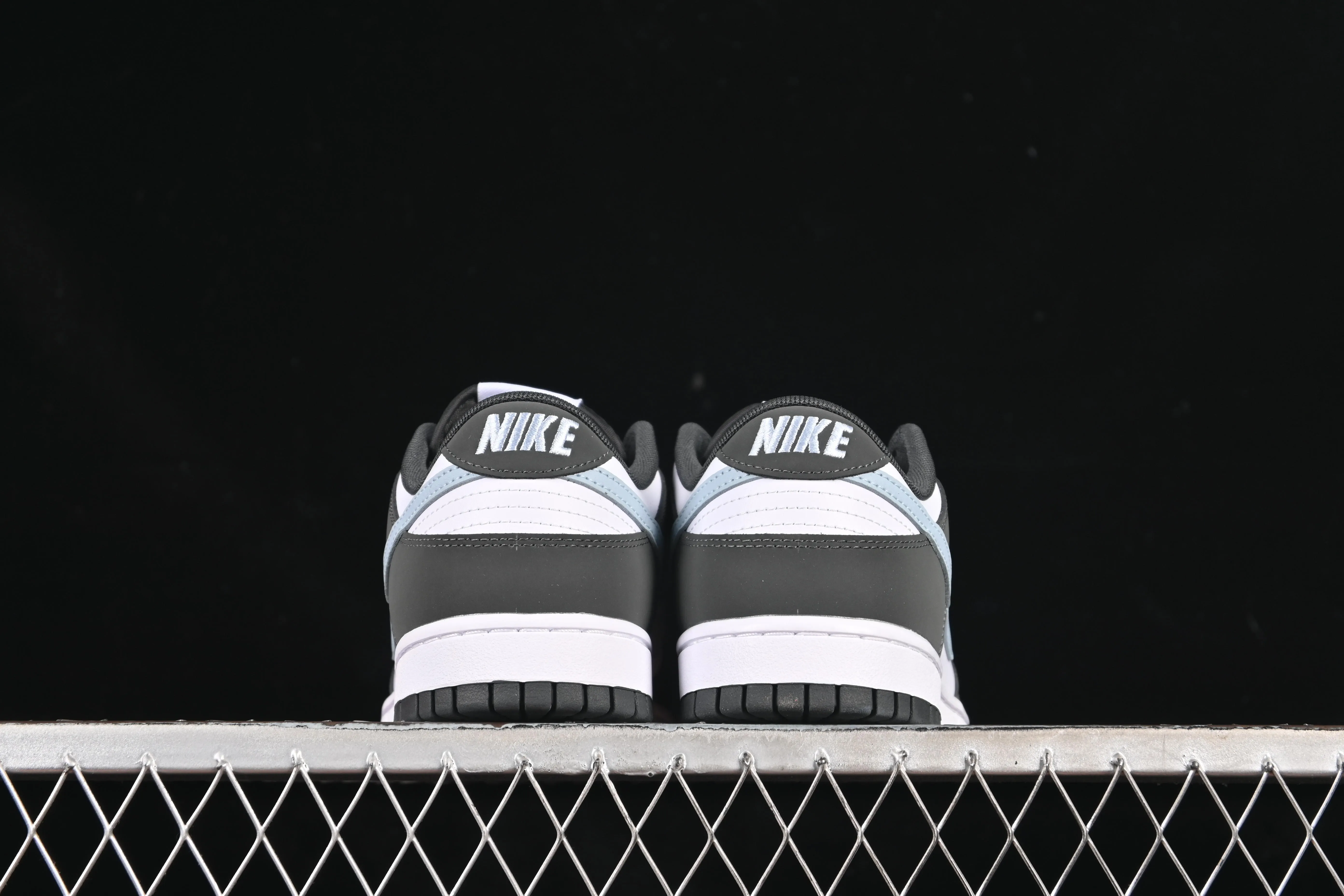 All categories Nk SB Dunk series Nk SB Dunk Low low-top sneakers Nike SB Dunk Low white anthracite low-top casual sneakers IB3079-100